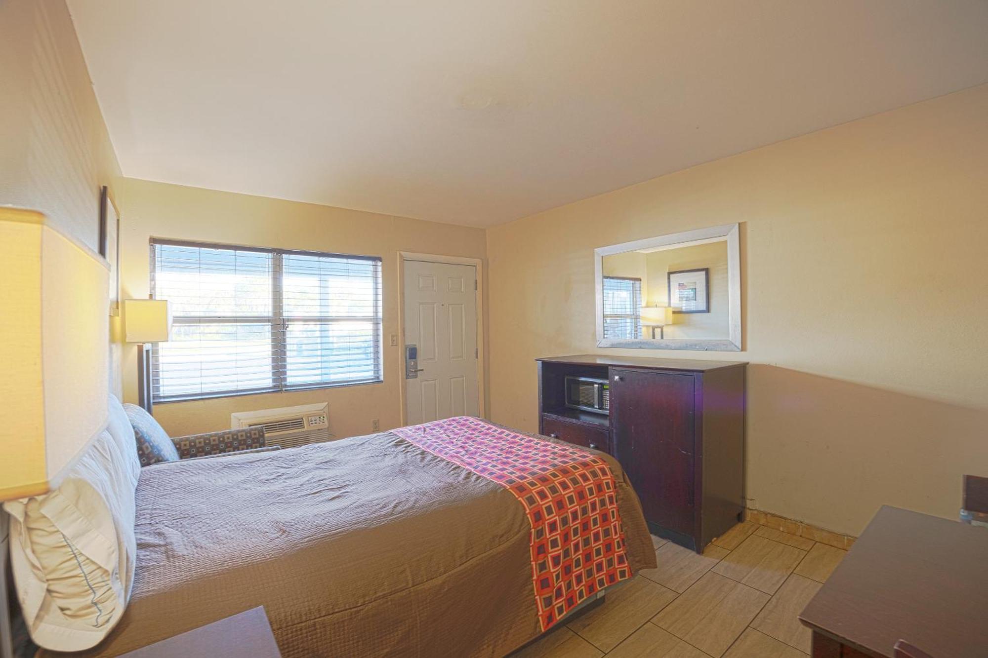 Sunrise Inn By Oyo Titusville Fl Esterno foto
