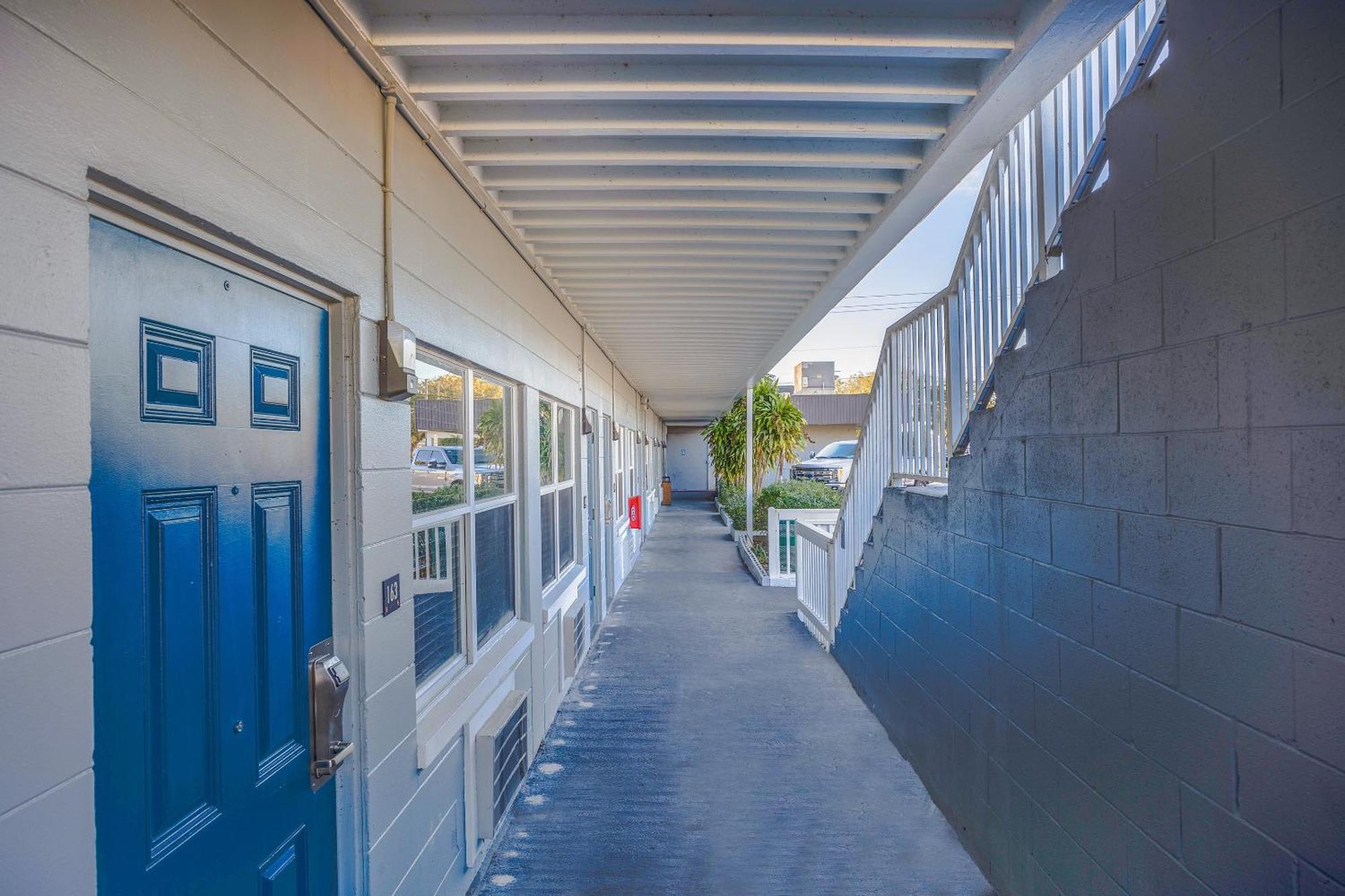 Sunrise Inn By Oyo Titusville Fl Esterno foto